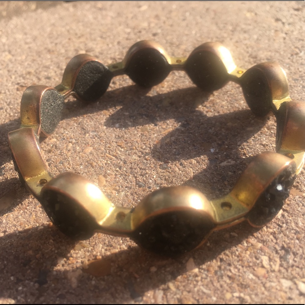 🎁3/$15🎁 GLAM🤩Black Stone & Gold-tone Weighted Bracelet